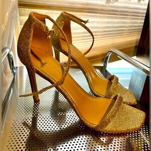 stuart weitzman gold sparkle heels size 9 ***slightly worn very good condition